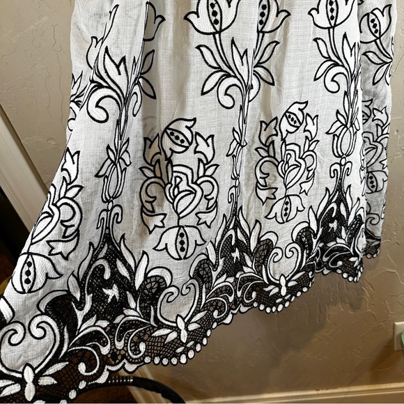 Badgley Mischka Embroidered Floral Halter Dress Women’s Size 10 Preppy Spring - Picture 3 of 10